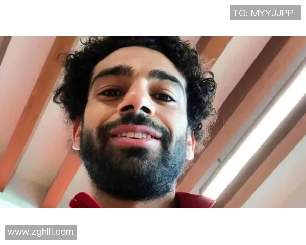 足球明星卡拉格的职业生涯与成就全解析 足球明星卡拉格的职业生涯与成就全解析